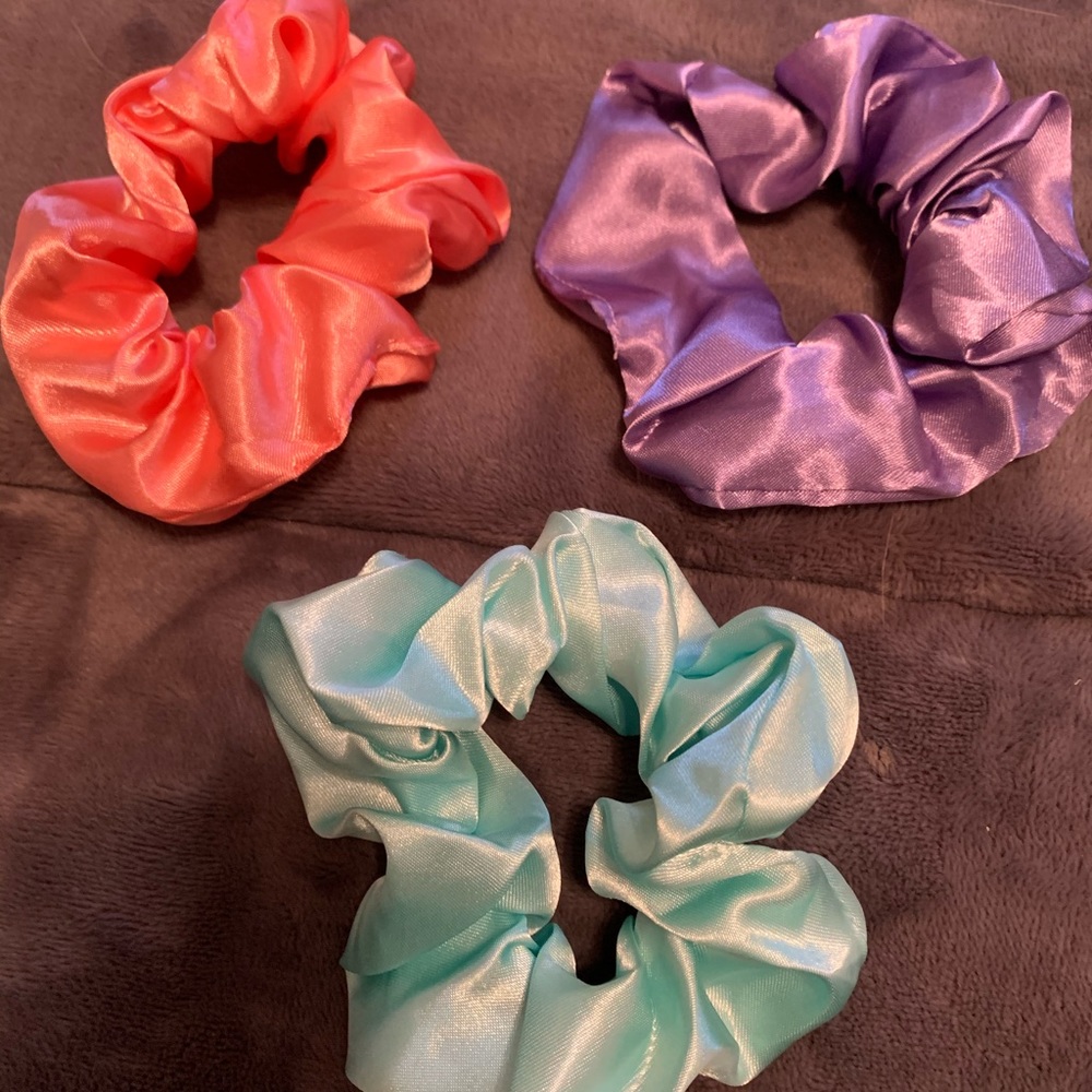 3 set scrunchies - Picture 2 of 8
